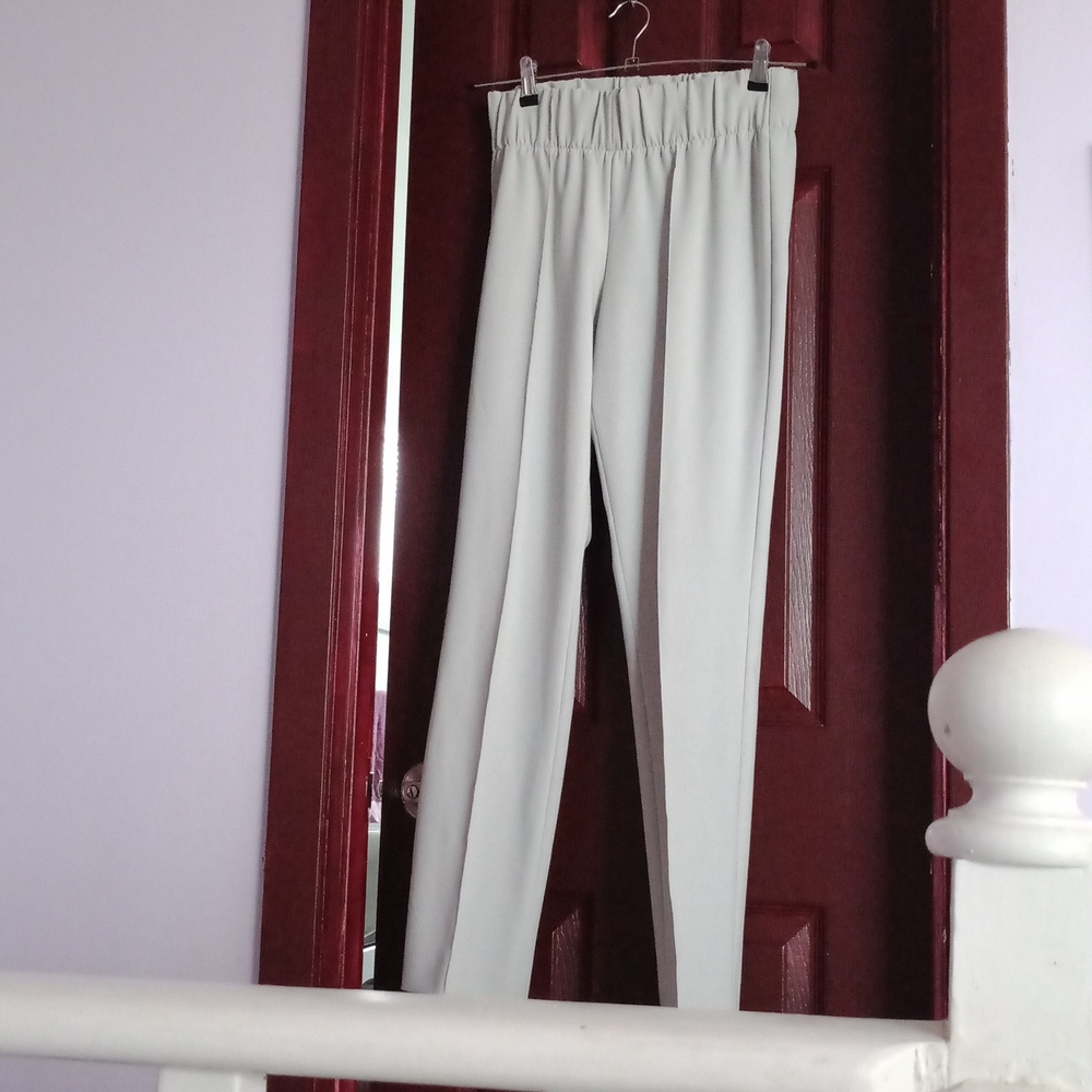 BCBGMaxazria light grey pants size S
